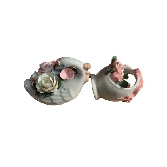 Vintage Porcelain Swan & Basket Figurines With Florals - Picture 14 of 15